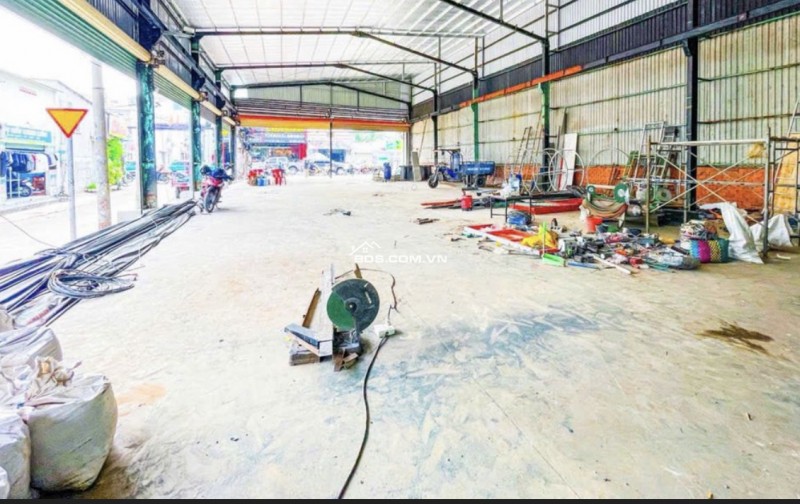 Cho thuê MB kho 600m2 góc đường Hà Huy Giáp Quận 12