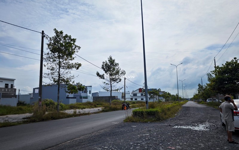 Chính chủ bán đất thổ cư, nền góc - Khu đô thị Minh Linh, Phường 5, TP Vĩnh Long