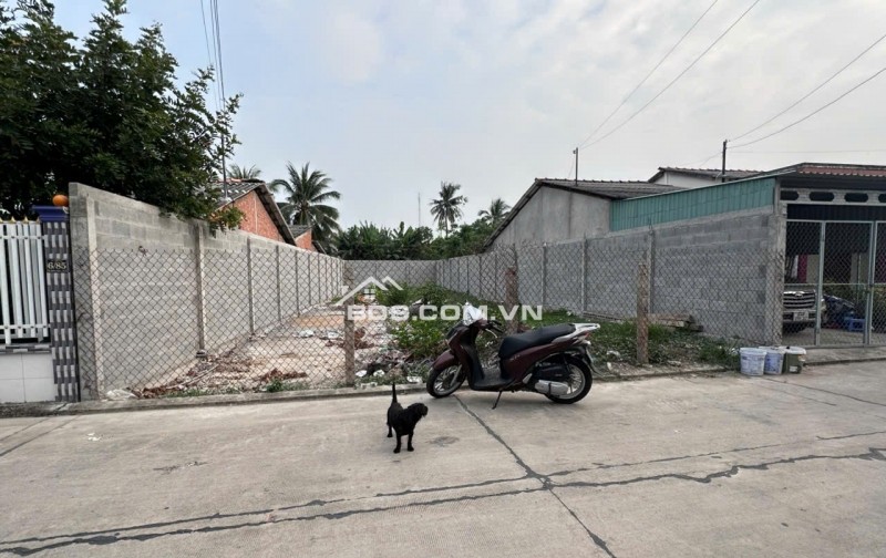 Bán lô đất thổ trung tâm huyện Tân Trụ giá 1,84 tỷ