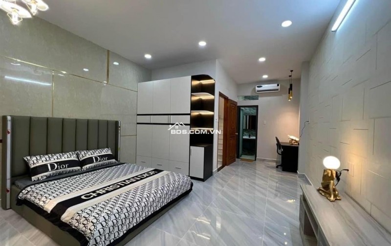 Nhà 5 tầng, hẻm xe hơi gần Trường Chinh, Tân Bình, sổ riêng hoàn công đủ, nội thất cao cấp mới