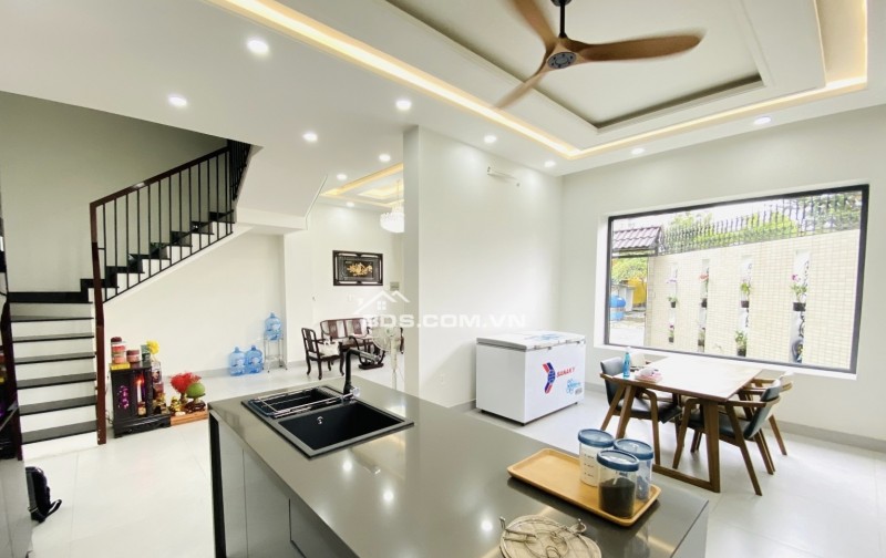 BÁN BIỆT THỰ 4 TẦNG MỚI ĐẸP – CĂN GÓC – FULL NỘI THẤT VÀO Ở NGAY – P7Q8 – GẦN CHỢ