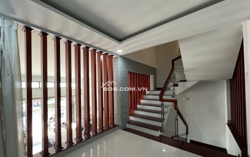 BÁN NHÀ 5 TẦNG MẶT TIỀN KINH DOANH ĐỈNH – HOÀNG QUỐC VIỆT – PHÚ MỸ Q7 – NGAY PMH