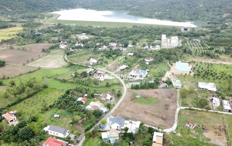 MỞ BÁN 40 LÔ ĐẤT FULL THỔ CƯ TRONG KHU DÂN CƯ GẦN ĐẬP XUÂN SƠN PHONG CẢNH CỰC KỲ ĐẸP