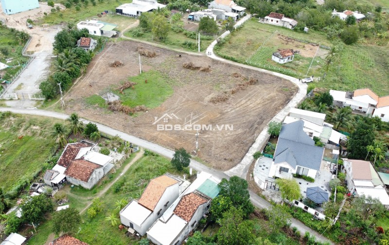 MỞ BÁN 40 LÔ ĐẤT FULL THỔ CƯ TRONG KHU DÂN CƯ GẦN ĐẬP XUÂN SƠN PHONG CẢNH CỰC KỲ ĐẸP