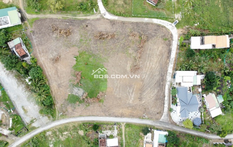 MỞ BÁN 40 LÔ ĐẤT FULL THỔ CƯ TRONG KHU DÂN CƯ GẦN ĐẬP XUÂN SƠN PHONG CẢNH CỰC KỲ ĐẸP