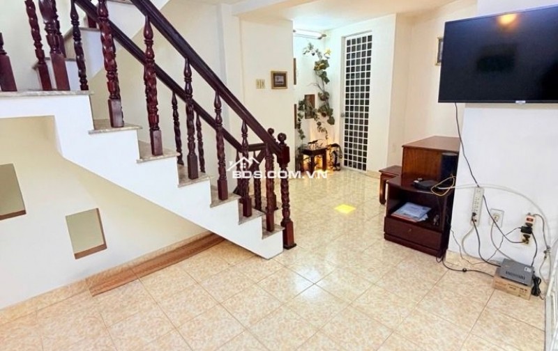 NHÀ HIẾM NGUYỄN VĂN TRỖI – PHÚ NHUẬN GIÁ 5.X TỶ  3 TẦNG BTCT  NỞ HẬU  HOÀN CÔNG