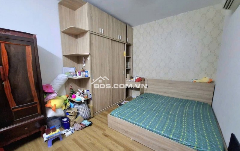 C/C An Dương Vương, P8, Q5: 73m2, 2p ngủ, NT giá 9tr. Thang Bộ, L4.