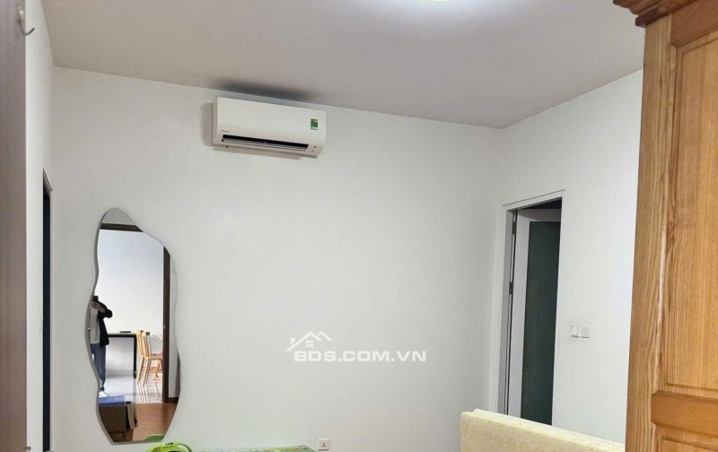 Chung cư Hoa Sen, Lạc Long Quân,Q11: 77m2, 2p ngủ, full NT, 11tr.