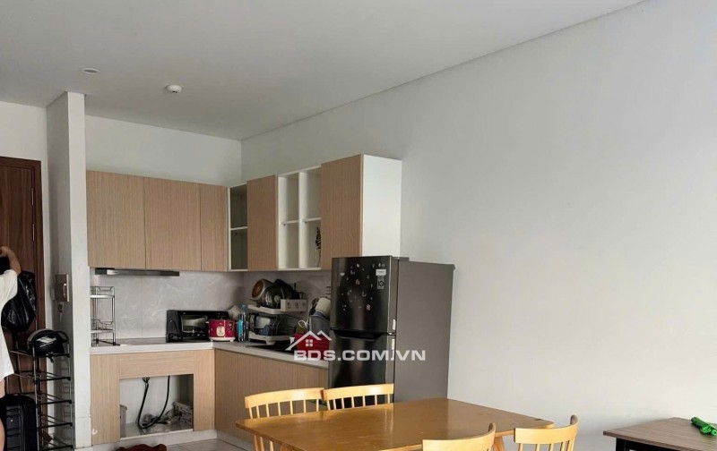 Chung cư Hoa Sen, Lạc Long Quân,Q11: 77m2, 2p ngủ, full NT, 11tr.