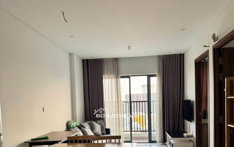 Chung cư Hoa Sen, Lạc Long Quân,Q11: 77m2, 2p ngủ, full NT, 11tr.