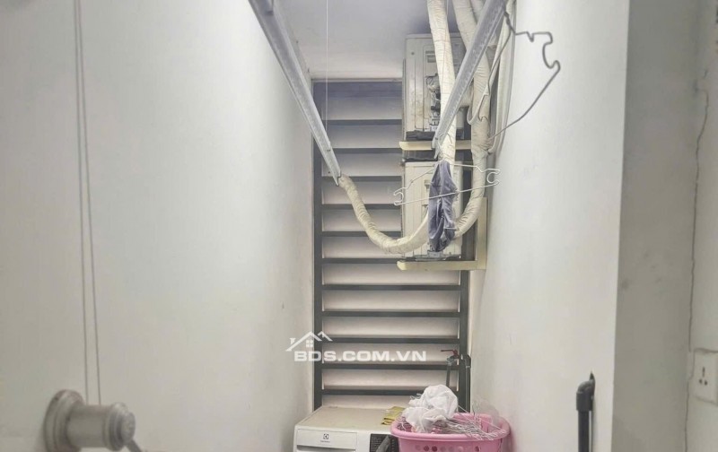 Chung cư Hoa Sen, Lạc Long Quân,Q11: 77m2, 2p ngủ, full NT, 11tr.