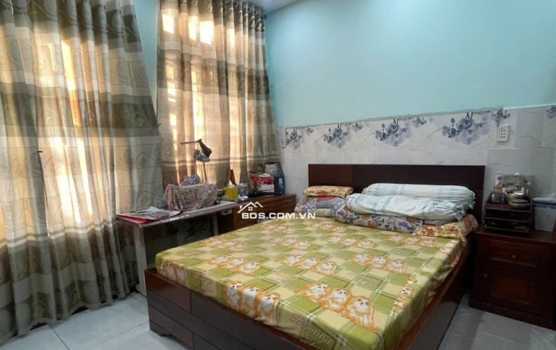 NHÀ BÁN THUẬN QUẬN 12 - GIÁP SONG HÀNH, TRƯỜNG CHINH.
QUA TÂN BÌNH CHỈ VÀI PHÚT NHÀ 4 TẦNG BTCT VÀO Ở NGAY.