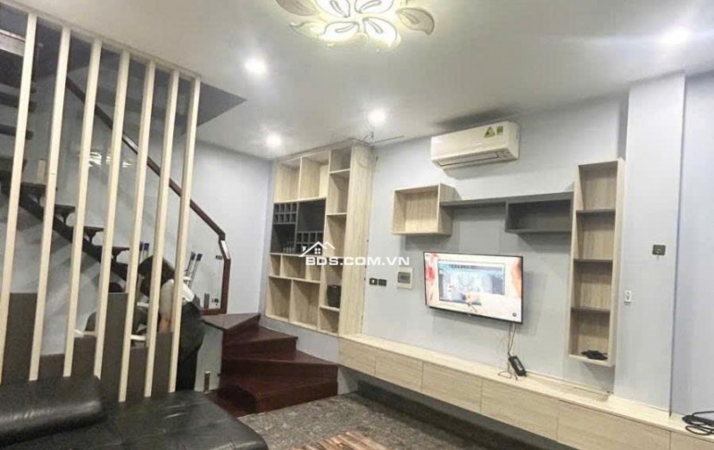 NHÀ PHỐ HIẾM  ĐẸP Ở NGAY - 5 TẦNG FULL CÔNG NĂNG - CHỦ TẶNG ĐỦ NỘI THẤT