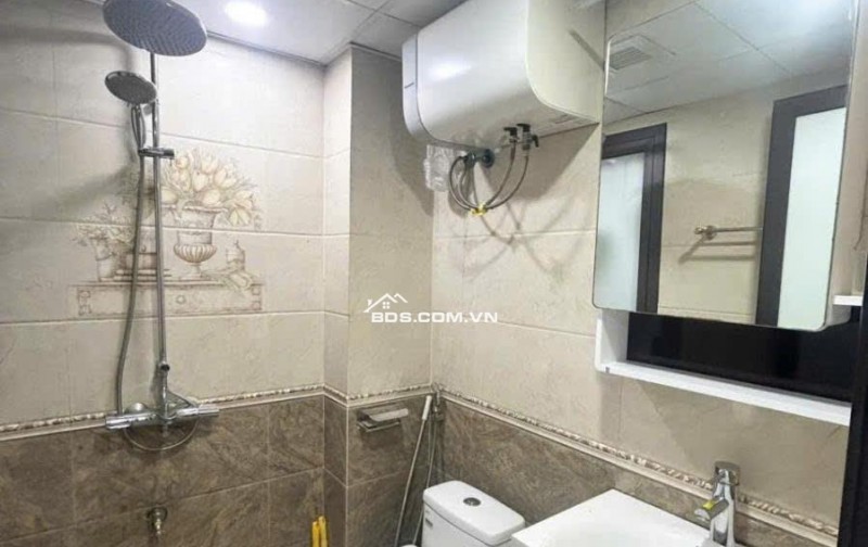 NHÀ ĐẸP Ở NGAY - 5 TẦNG FULL CÔNG NĂNG - CHỦ TẶNG ĐỦ NỘI THẤT