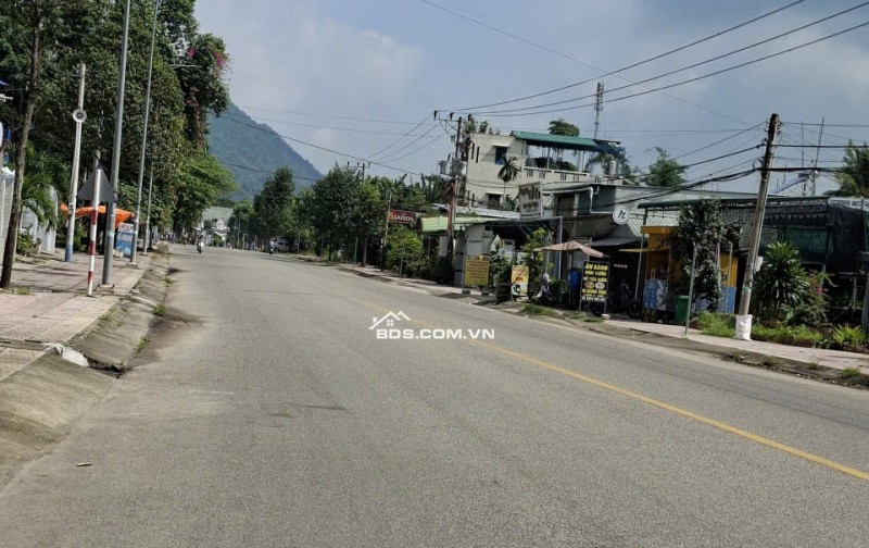 Bán gấp nhà lầu mới xây tại mặt tiền đường ĐT 720, xã Suối Kiết, huyện Tánh Linh, Tỉnh Bình Thuận ( nay là Xã Suối Kiết, tỉnh Lâm Đồng)