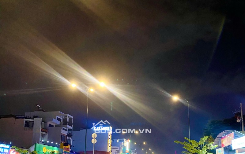 NHÀ 3 TẦNG, VỊ TRÍ MẶT TIỀN KINH DOANH SẦM UẤT BẬC NHẤT QUẬN GÒ VẤP. LH:0345678168.