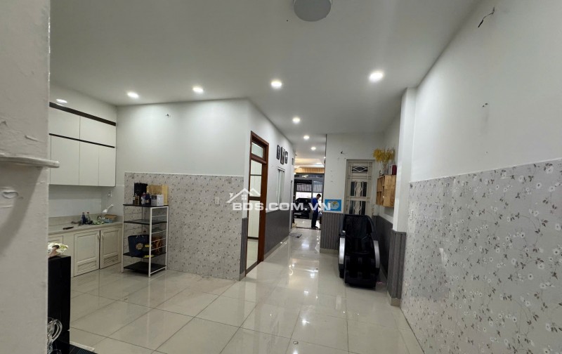 BÁN SIÊU PHẨM NHÀ MẶT TIỀN HẺM ĐẸP XE HƠI 6M- PHÙ HỢP CHO MỌI GIA ĐÌNH. LH:0931423123.