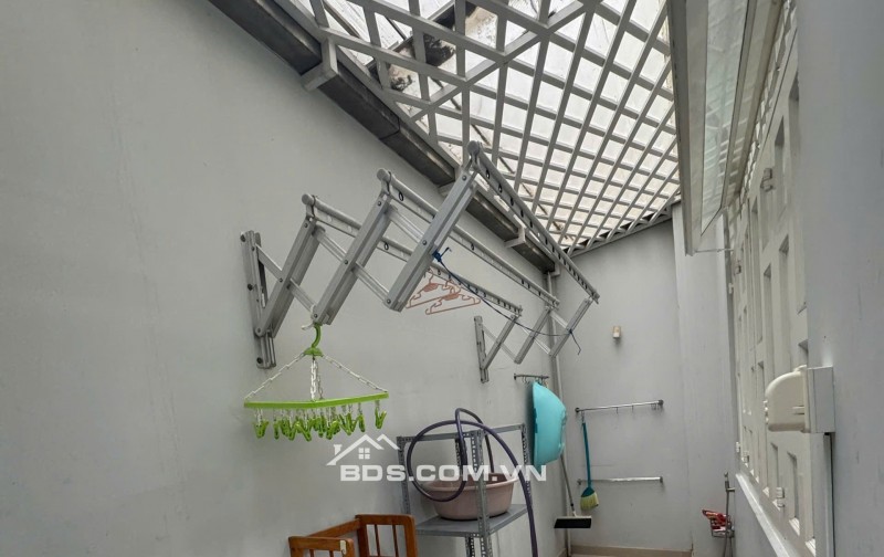 BÁN SIÊU PHẨM NHÀ MẶT TIỀN HẺM ĐẸP XE HƠI 6M- PHÙ HỢP CHO MỌI GIA ĐÌNH. LH:0931423123.