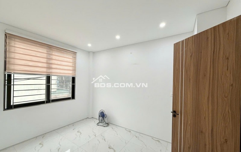 Bán Nhà Miêu Nha -Tây Mỗ - 40m2 -mặt tiền 3.2m , nở hậu – ngõ nông – 6.8 tỷ