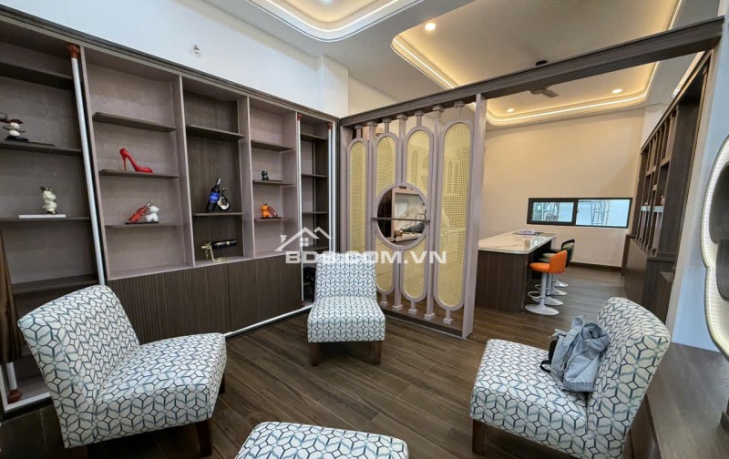 BIỆT THỰ TÂN CỔ ĐIỂN 1/NGẮN ĐẶNG THÚC VỊNH THỚI TAM THÔN 12BIS,HÓC MÔN