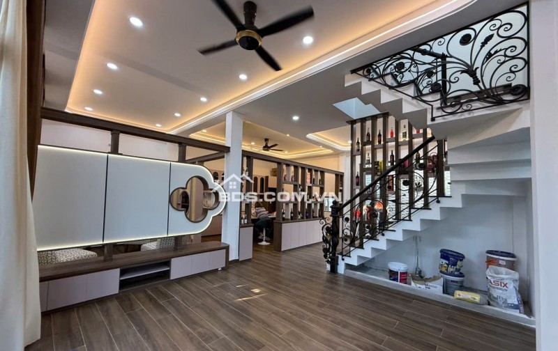 BIỆT THỰ TÂN CỔ ĐIỂN 1/NGẮN ĐẶNG THÚC VỊNH THỚI TAM THÔN 12BIS,HÓC MÔN