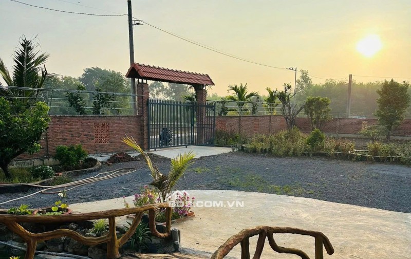 CẮT LỖ HƠN 3 TỶ Khu Nhà Vườn 2000M² – Cách Cổng 2 SÂN BAY LONG THÀNH Chỉ 5KM