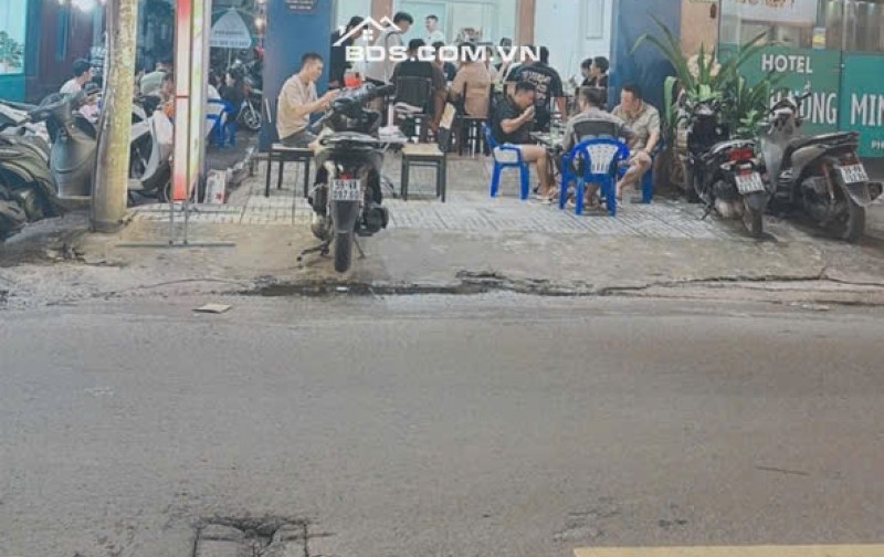 SANG NHƯỢNG QUÁN NHẬU PHAN HUY ÍCH. 80M2 GIÁ 250TR. LH:0564731521