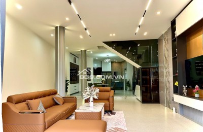 Siêu phẩm 3 tầng 3 mê  full nội thất MT  Nguyễn Hữu Thọ