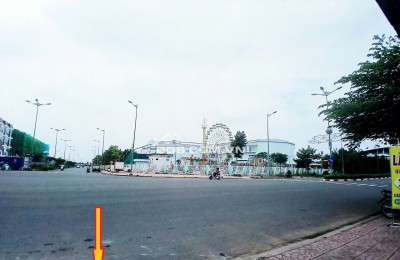 Nhà VIP Chuẩn 3 Sao, Đứng tại nhà Ngắm Pháo Hoa và Đường Hoa Quảng Trường