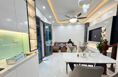 Nhà Đẹp Gần Phố, Quan Nhân, Thanh Xuân 31m, 4 tầng, mt 7.3m, giá 8.4 tỷ.