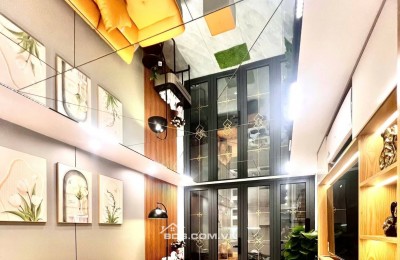 Nhà Đẹp Thang Máy Hoàng Hoa Thám, Tây Hồ 31m, 5 tầng, giá 9.75 tỷ