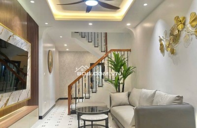 Nhà Đẹp Gần Phố Trương Định, Hai Bà Trưng 30m, 4 tầng, giá 7.5 tỷ.