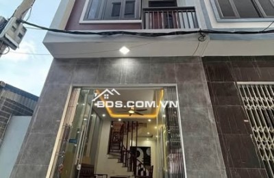 BÁN NHÀ  2.25 TỶ 3 TẦNG 46M2 CÓ SÂN RỘNG ĐỂ XE Ô TÔ NGÕ MỸ XÁ