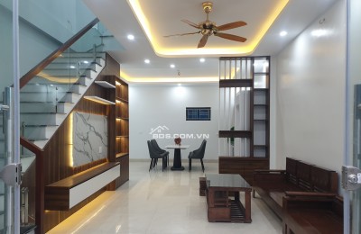 BÁN NHÀ 2.35 TỶ 3 TẦNG 51M2 ( TÂY NAM ) NGÕ  ĐÔ THỊ MỸ TRUNG