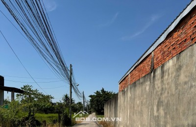 Ngay trung tâm thương mại trụ sở hành chính và dự án lớn của tập đoàn Vingroup