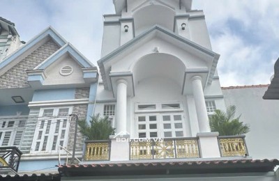 NHÀ BÁN THUẬN QUẬN 12 - GIÁP SONG HÀNH, TRƯỜNG CHINH.
QUA TÂN BÌNH CHỈ VÀI PHÚT NHÀ 4 TẦNG BTCT VÀO Ở NGAY.