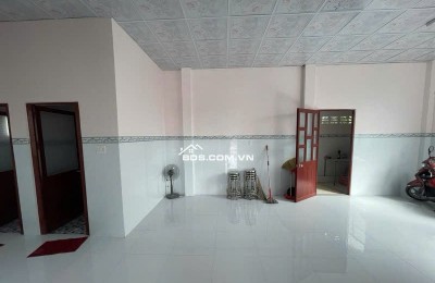 CC Gấp Bán - Nhà MT Tỉnh Lộ 6m - Vị Trí Đắt Địa Thuận Tiện Kinh Doanh - 2tỷ4 Lh:0969933159