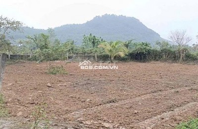 Đất làm vườn nghĩ dưỡng view sông sát đường đi Núi Thần Tài 3800m 5.3 tỷ. Lh:0913913077