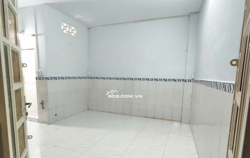 Bán nhà 1 trệt 1 lầu hẻm 322/ Trần Hưng Đạo P. Ng Cư Trinh Q1