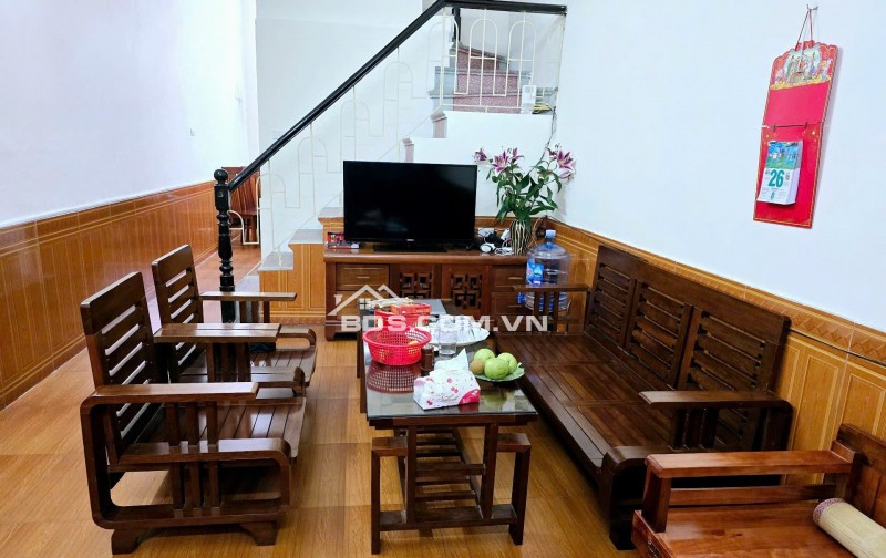 BÁN NHÀ VỊ TRÍ ĐẸP - SÂN RỘNG - GẦN HỒ ĐỀN LỪ CỰC MÁT