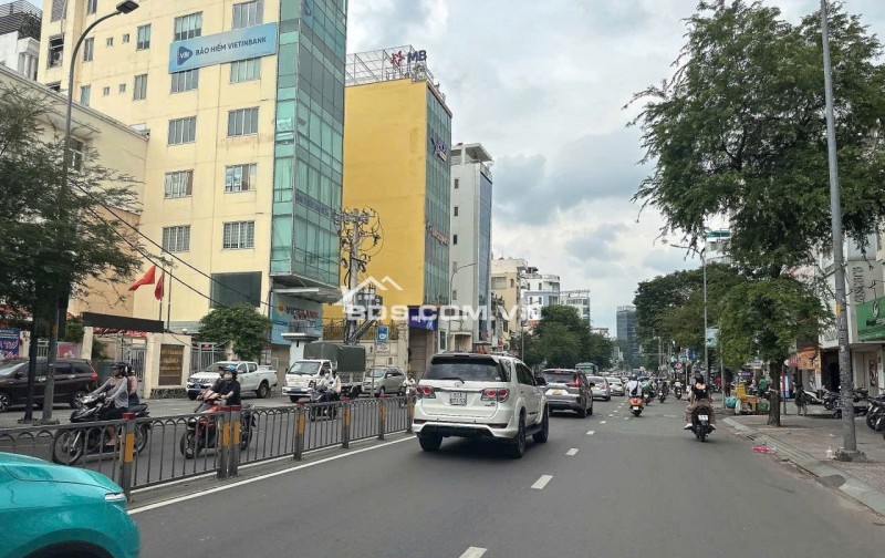 Bán GẤP nhà MTKD đa nghề ngang 5m 5 lầu 102m2 Lê Quang Định gần BV Gia Định chỉ 24.5 tỷ.