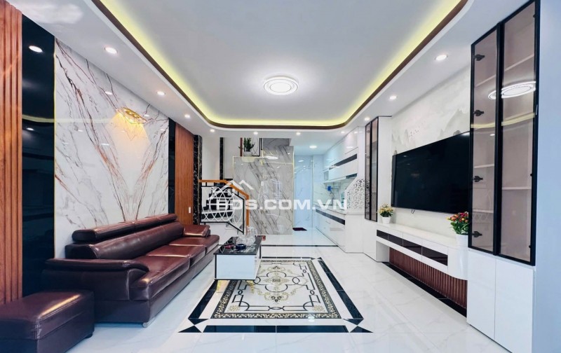  NGAY PHẠM VĂN ĐỒNG - 5 TẦNG BTCT - 33M2 - 5' TỚI SÂN BAY - CÔNG VIÊN GIA ĐỊNH - SỔ VUÔNG A4 - NHĨNH 6TỶ THƯƠNG LƯỢNG