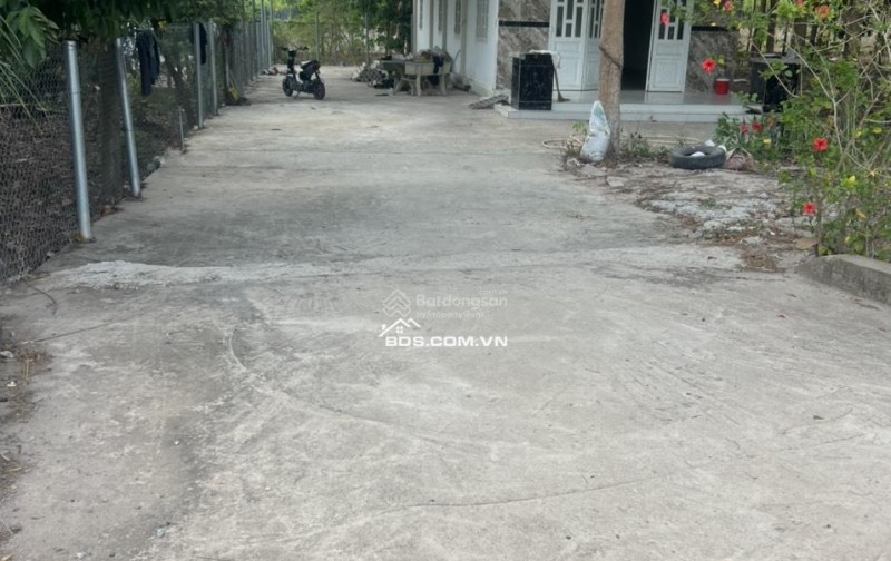 Cho thuê 4.240m2 đất thổ cư đường DT741C rộng 22m có nhà mặt tiền 80m