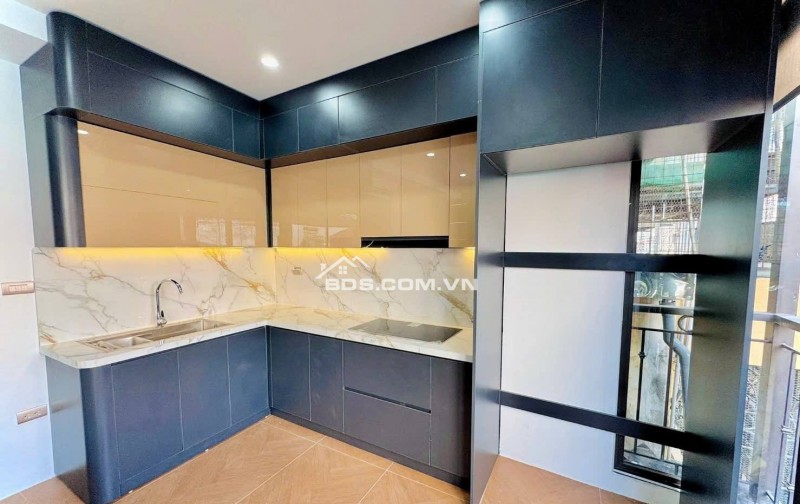 Bán Nhà Gần Phố, Thang Máy, Kim Ngưu, Hai Bà Trưng 30m, 6 tầng, mt 5.7m, giá 13.5 tỷ.