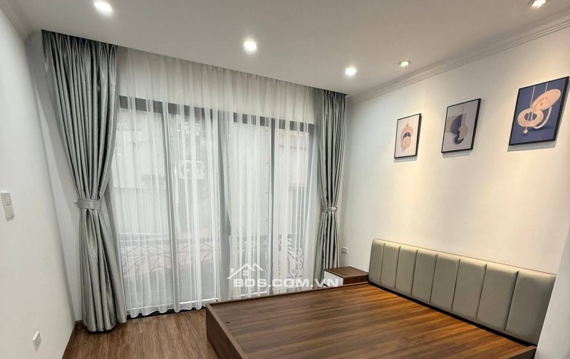 Bán Nhà Gần Phố, Thang Máy Tôn Đức Thắng 46/51m, 6 tầng, giá 18.5 tỷ.