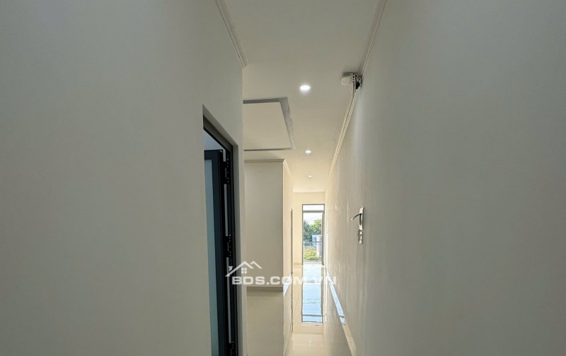 Bán nhà xây mới kiên cố 1 trệt 1 lầu, phong cách hiện đại, nhà mới 100% dọn vào ở ngay