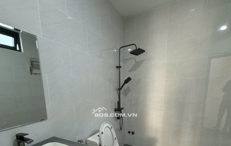 Bán nhà xây mới kiên cố 1 trệt 1 lầu, phong cách hiện đại, nhà mới 100% dọn vào ở ngay