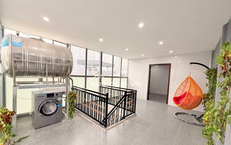 Nhà Đẹp Gần Phố Minh Khai, Hai Bà Trưng 39m, 5 tầng, mt 4.3m, giá 8.29 tỷ.