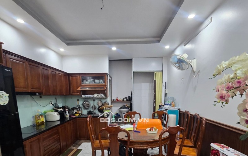 BÁN GẤP NHÀ 5 TẦNG, HẺM NHỰA XE TẢI 6M NGAY CHỢ TÂN HƯƠNG, GIÁ NHỈNH 8 TỶ