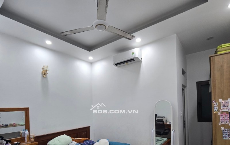 BÁN GẤP NHÀ 5 TẦNG, HẺM NHỰA XE TẢI 6M NGAY CHỢ TÂN HƯƠNG, GIÁ NHỈNH 8 TỶ